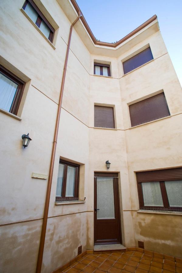 La Casa Del Tio Mase Villa Carbonero el Mayor Luaran gambar