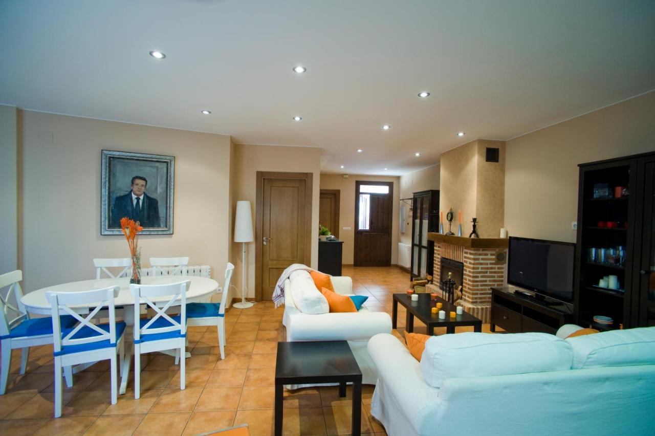 La Casa Del Tio Mase Villa Carbonero el Mayor Luaran gambar